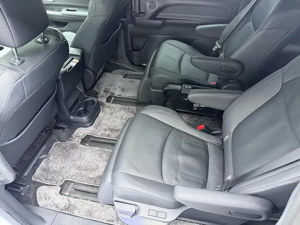 Toyota Sienna 2022 из CN, фото 9