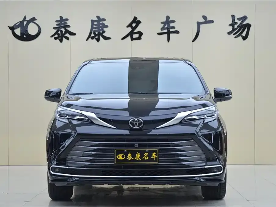 Toyota Sienna 2025 из CN, фото 2