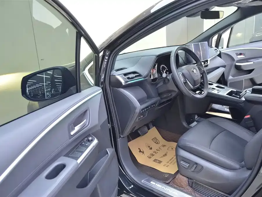 Toyota Sienna 2025 из CN, фото 10