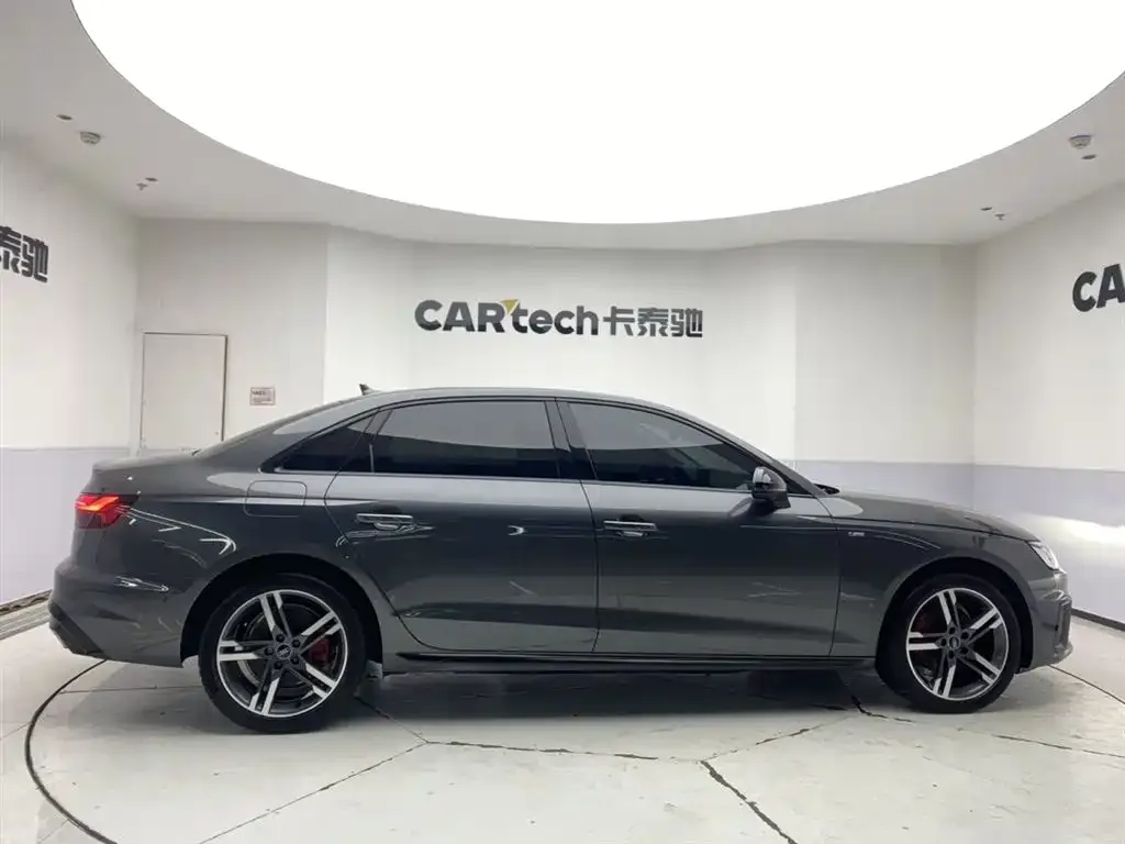 Audi A4L 2022 из CN, фото 5