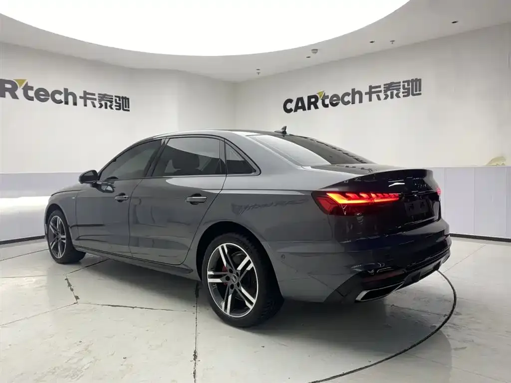 Audi A4L 2022 из CN, фото 4