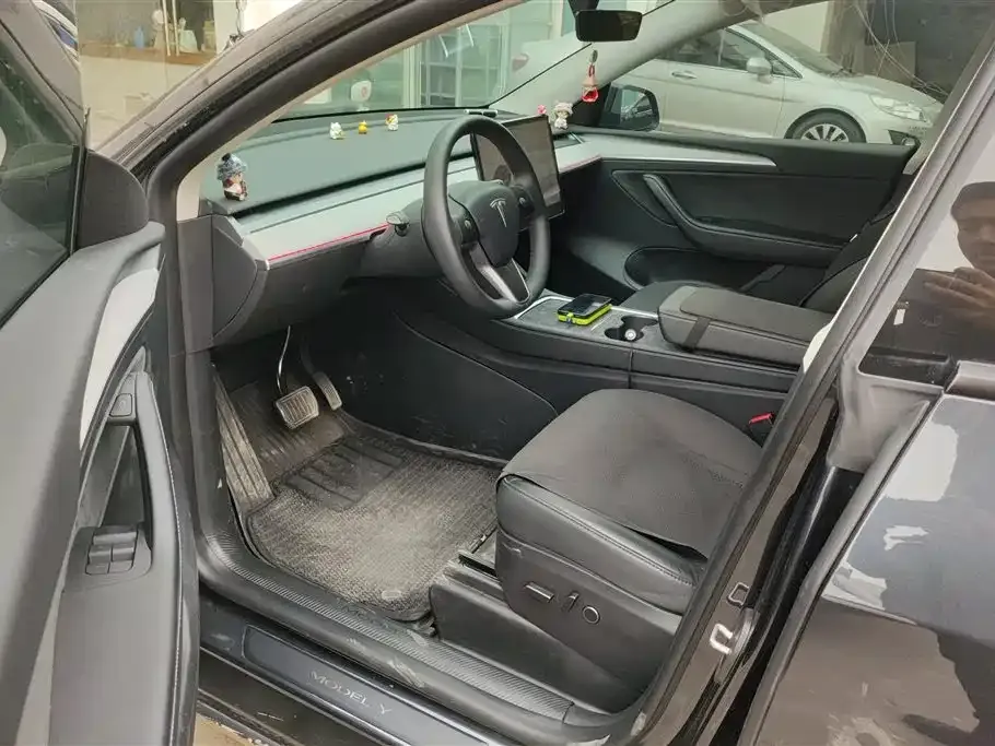 Tesla Model Y 2024 из CN, фото 2