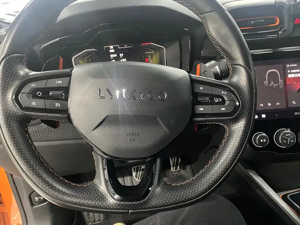 Lynk & Co 02 Hatchback 2022 из CN, фото 5
