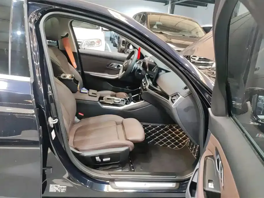 BMW 3 Series 2023 из CN, фото 9