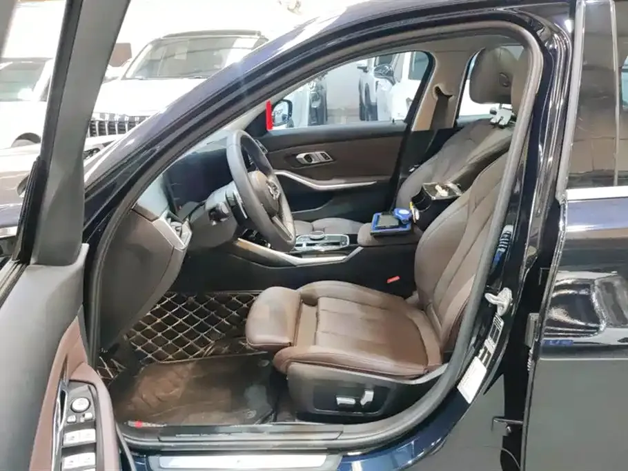 BMW 3 Series 2023 из CN, фото 5