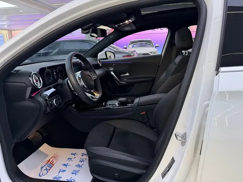 Mercedes-Benz A-Class 2023 из CN, фото 7