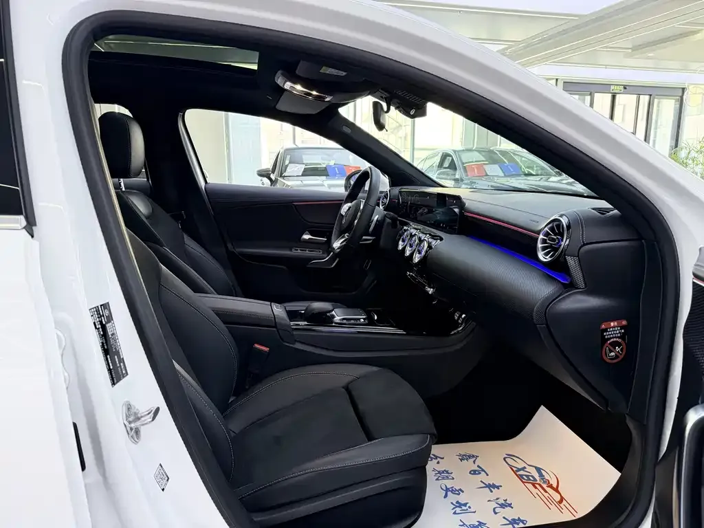 Mercedes-Benz A-Class 2023 из CN, фото 2