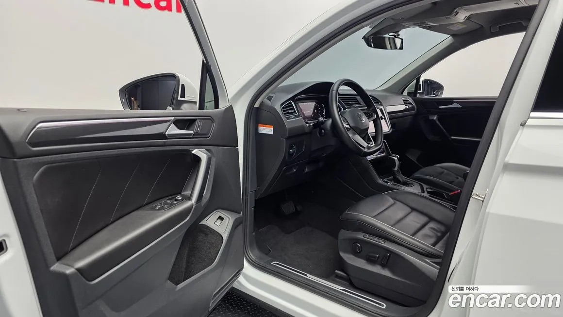Volkswagen Tiguan — фото 6