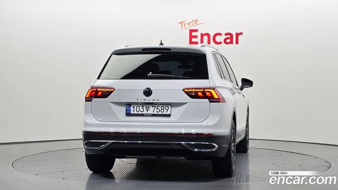 Volkswagen Tiguan — фото 2