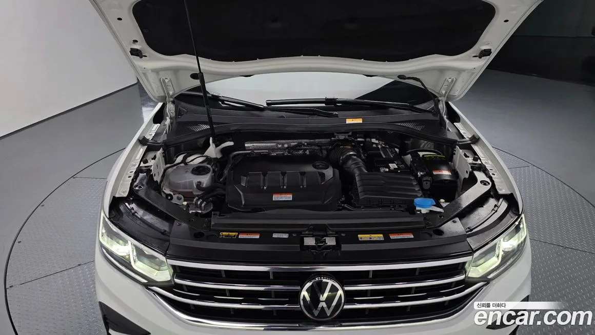Volkswagen Tiguan — фото 9