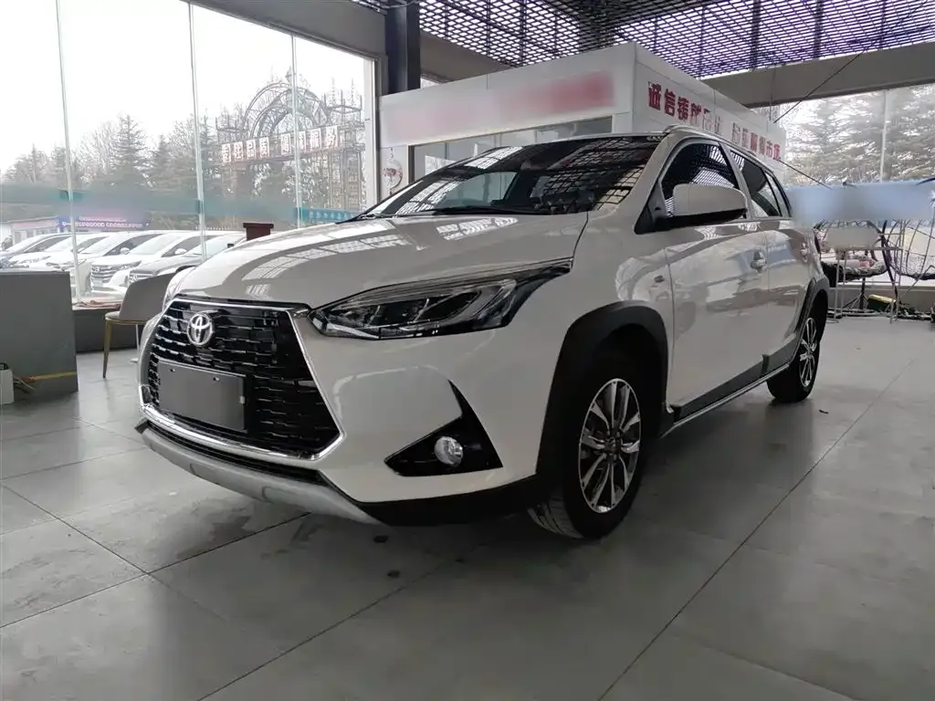 Toyota Yaris L 2023 из CN, фото 1