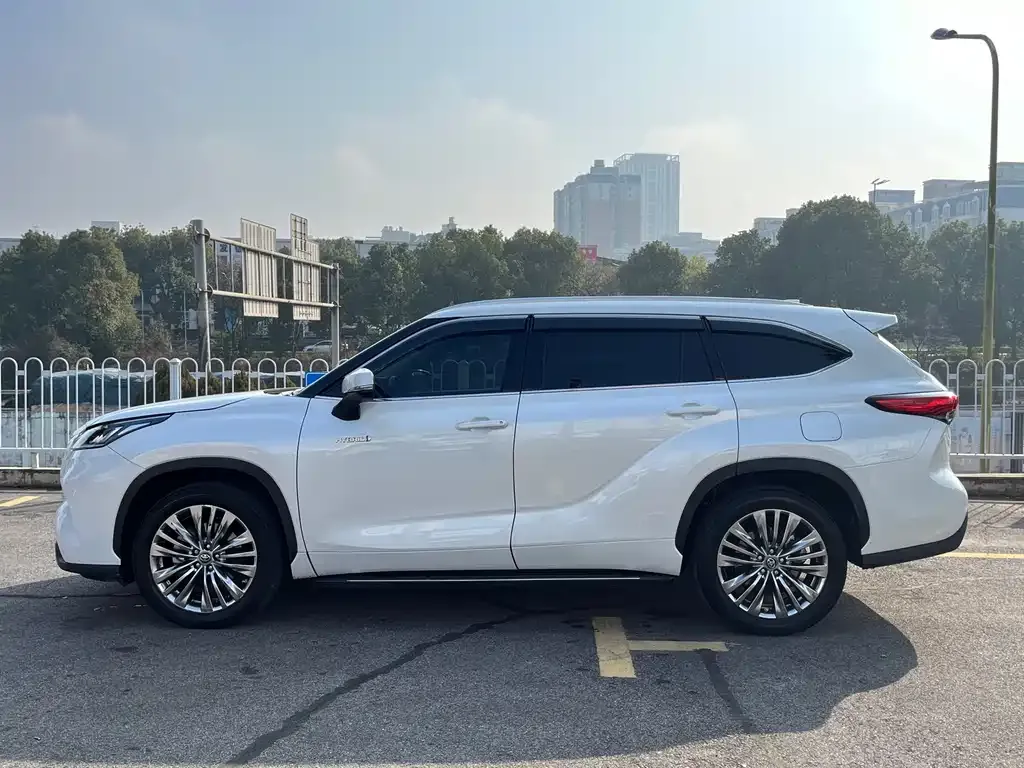 Toyota Highlander 2022 из CN, фото 4