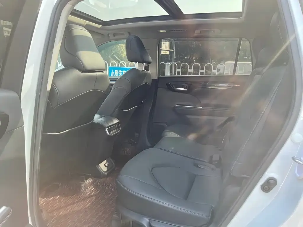 Toyota Highlander 2022 из CN, фото 2