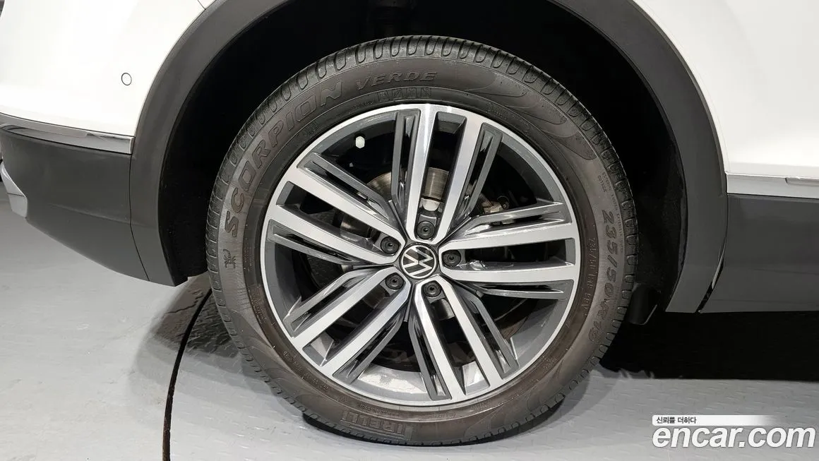 Volkswagen Tiguan — фото 7