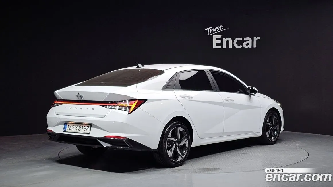 Hyundai AVANTE — фото 3