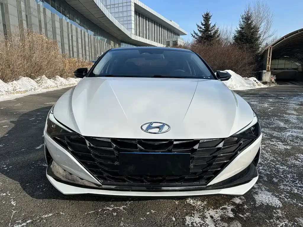 Hyundai Elantra — фото 6
