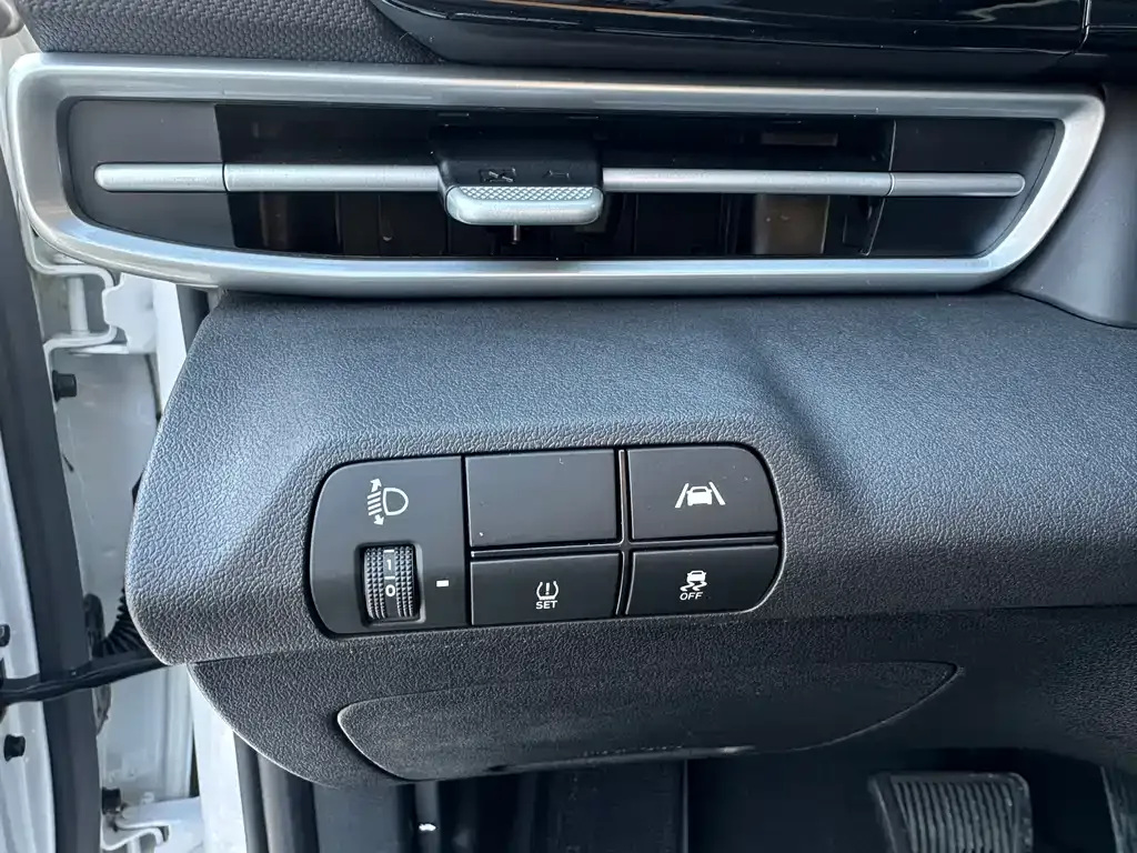 Hyundai Elantra — фото 7