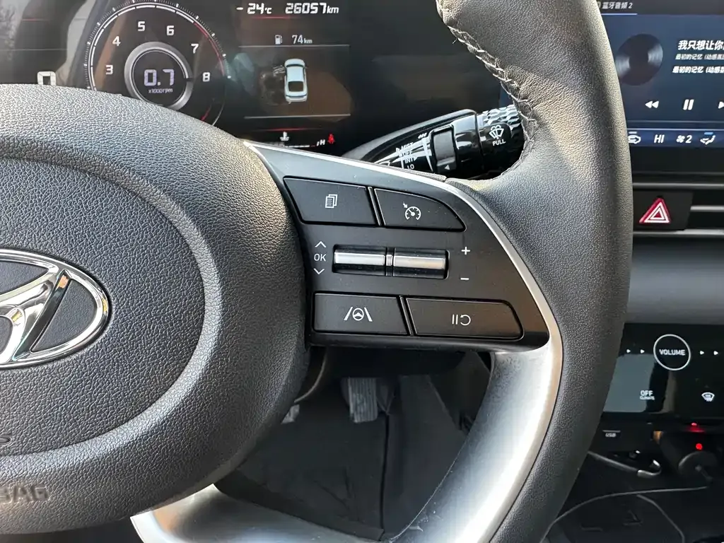 Hyundai Elantra — фото 10