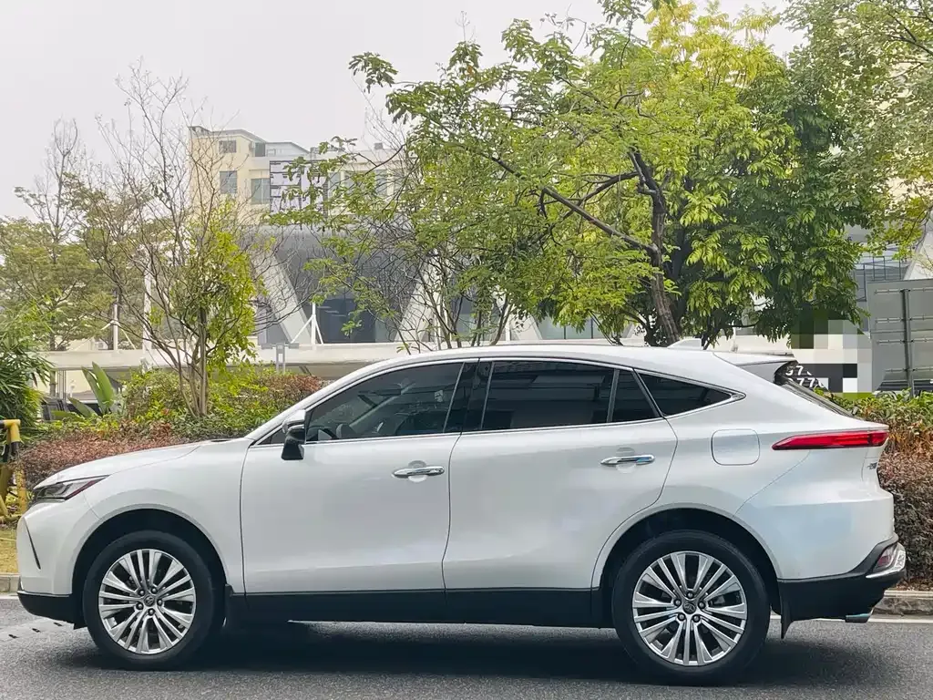 Toyota Harrier — фото 9