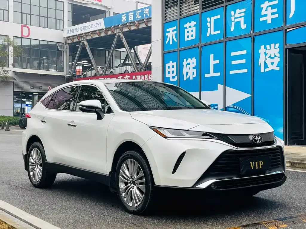 Toyota Harrier — фото 3