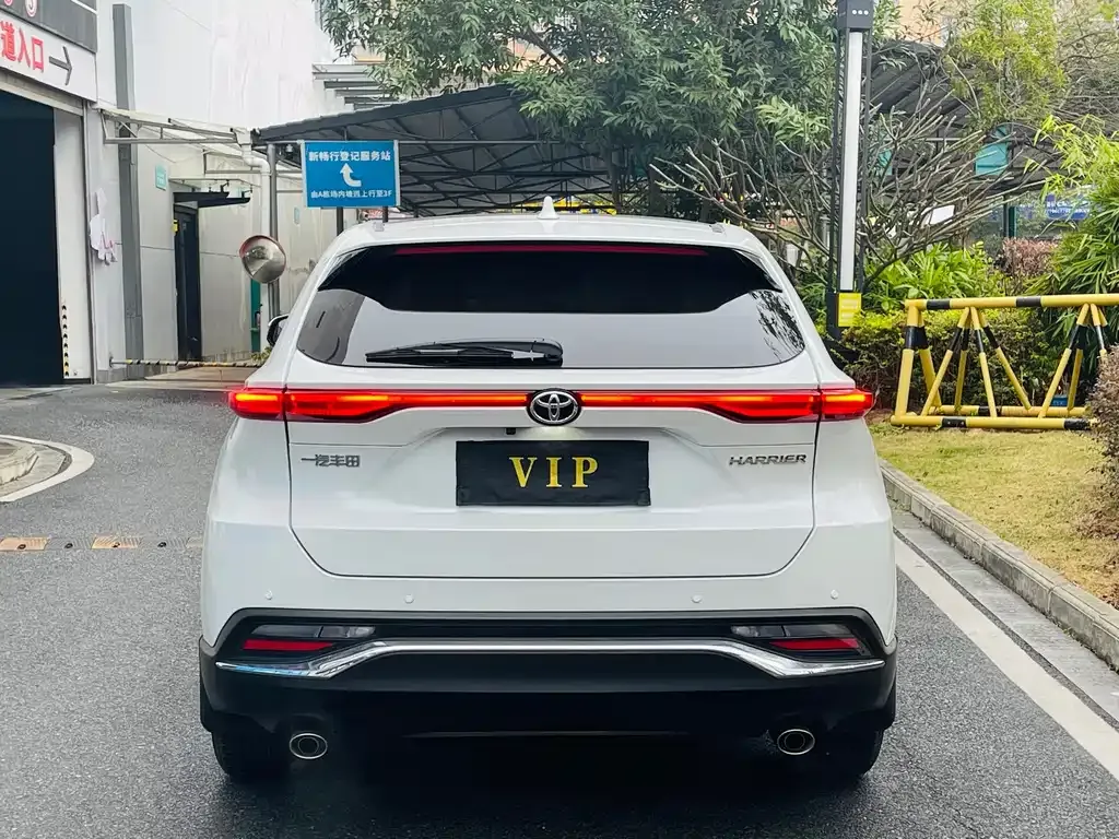 Toyota Harrier — фото 6