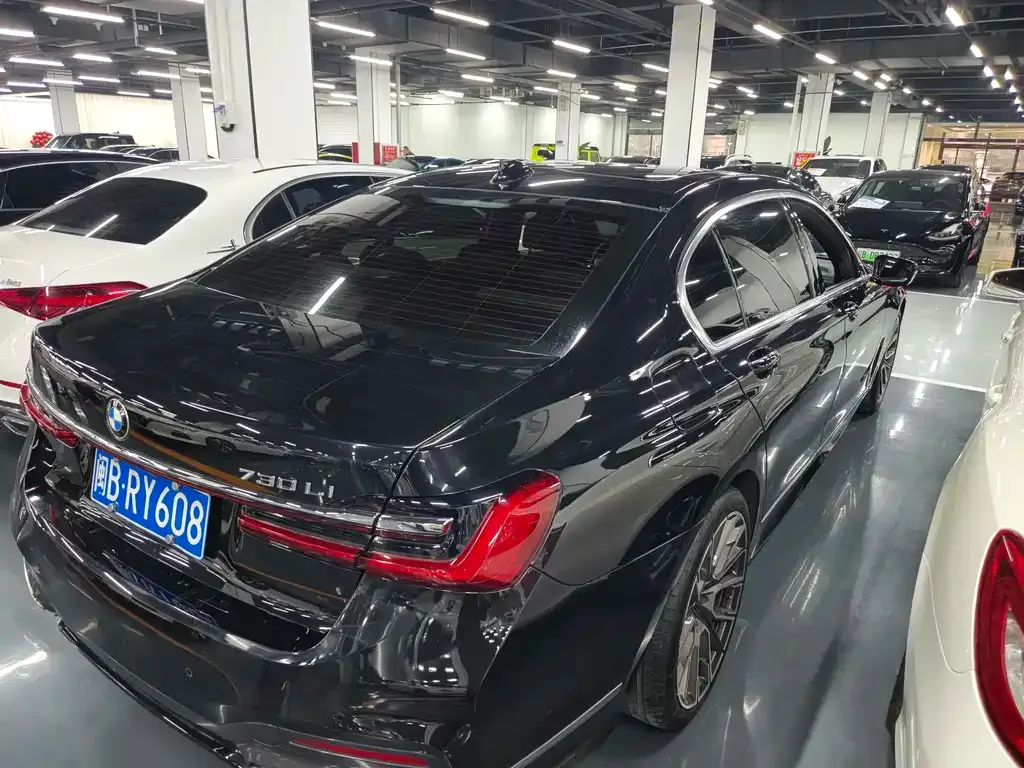 BMW 7 Series 2021 из CN, фото 3