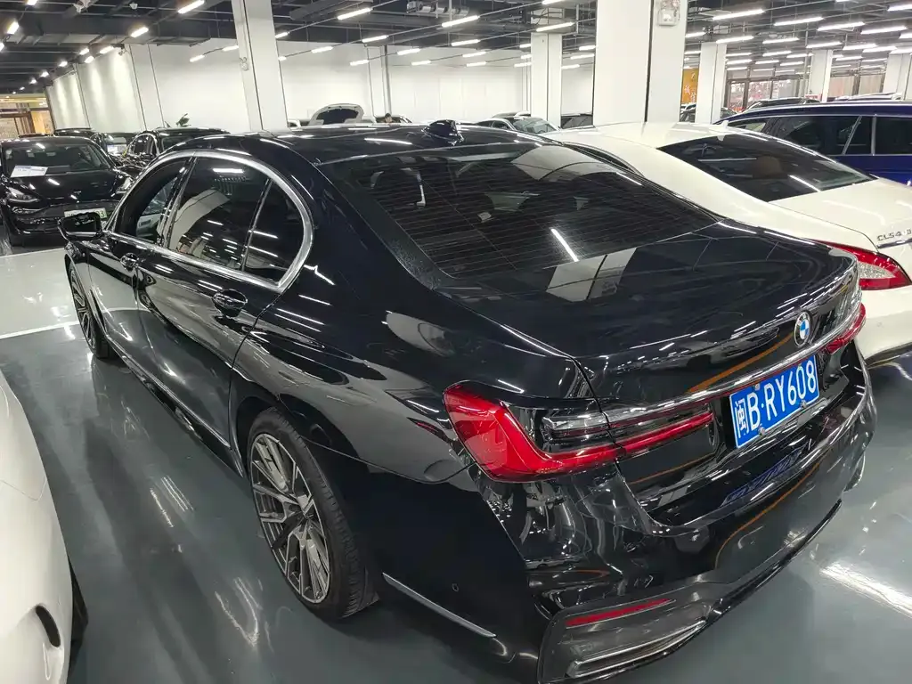 BMW 7 Series 2021 из CN, фото 7