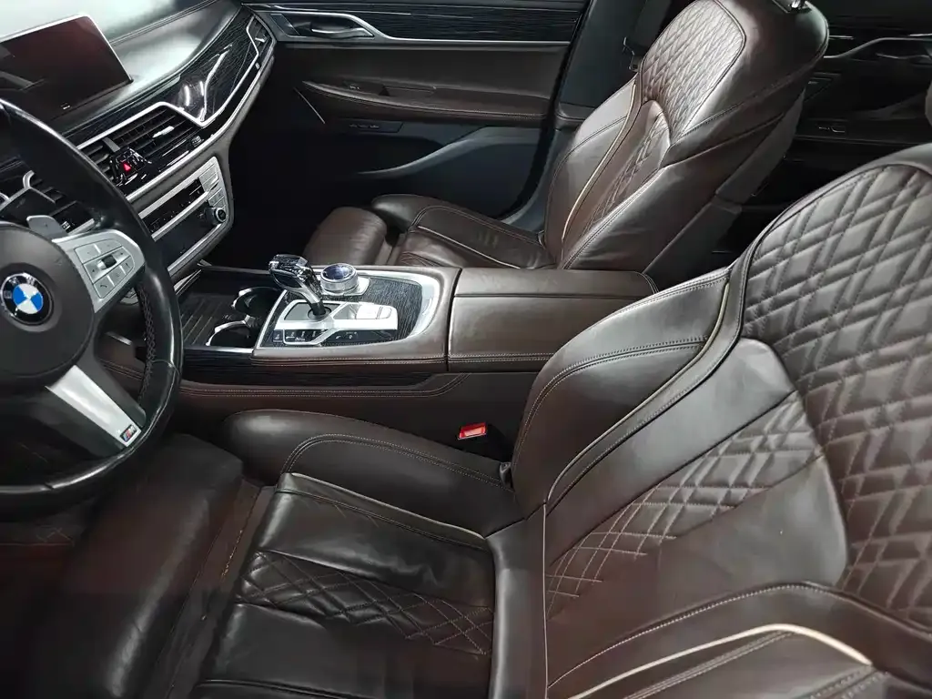 BMW 7 Series 2021 из CN, фото 2