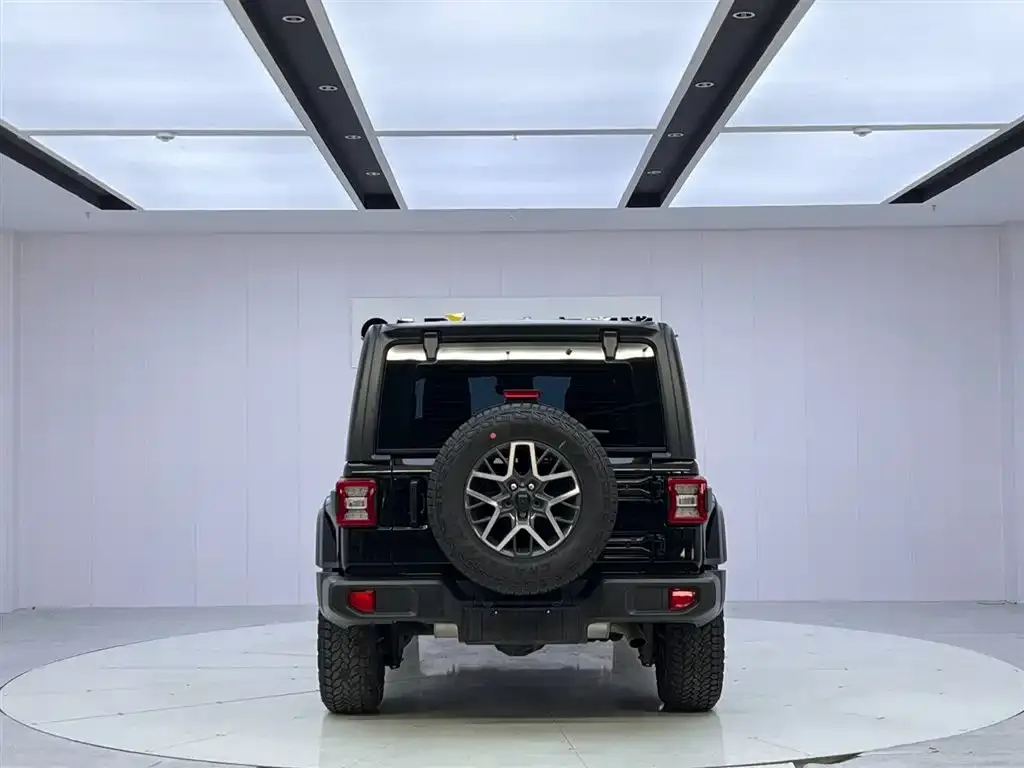 Jeep Wrangler 2024 из CN, фото 4