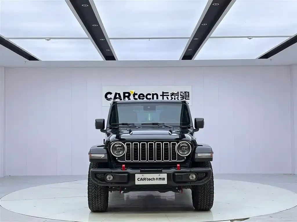Jeep Wrangler 2024 из CN, фото 3