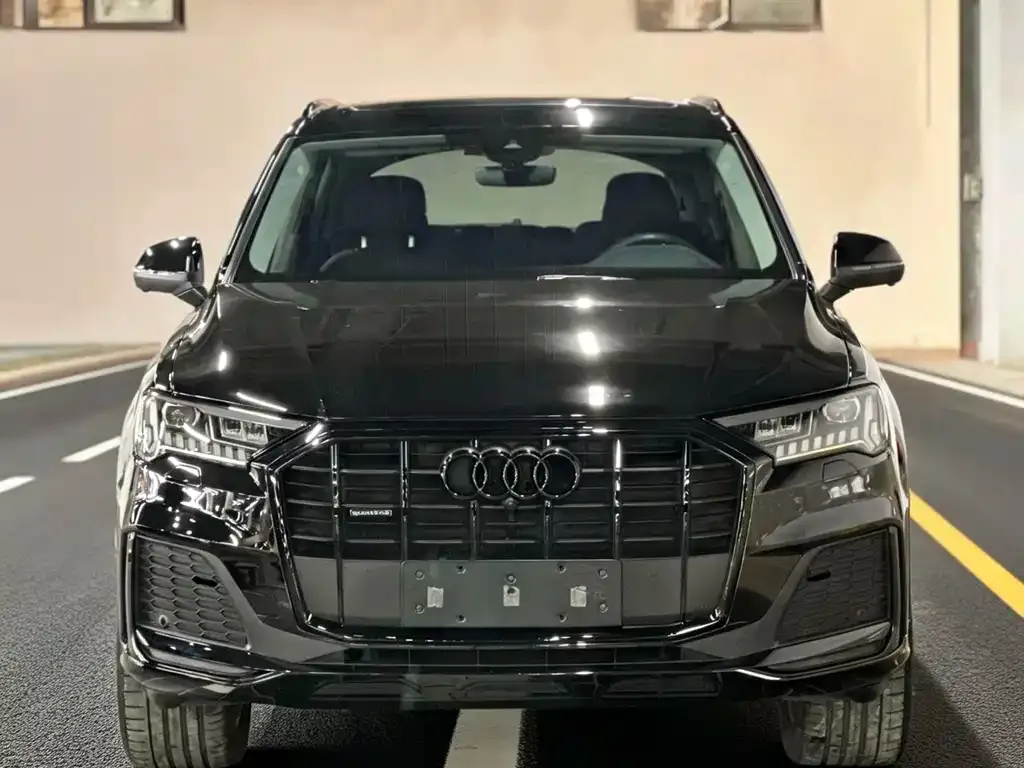 Audi Q7 2024 из CN, фото 3
