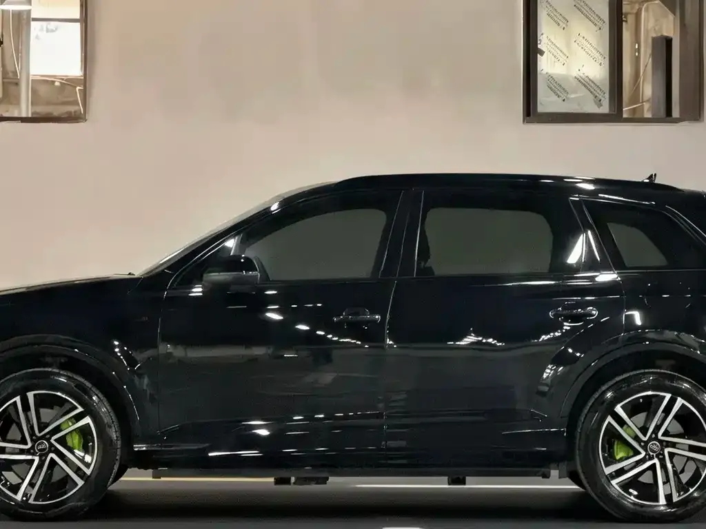 Audi Q7 2024 из CN, фото 8