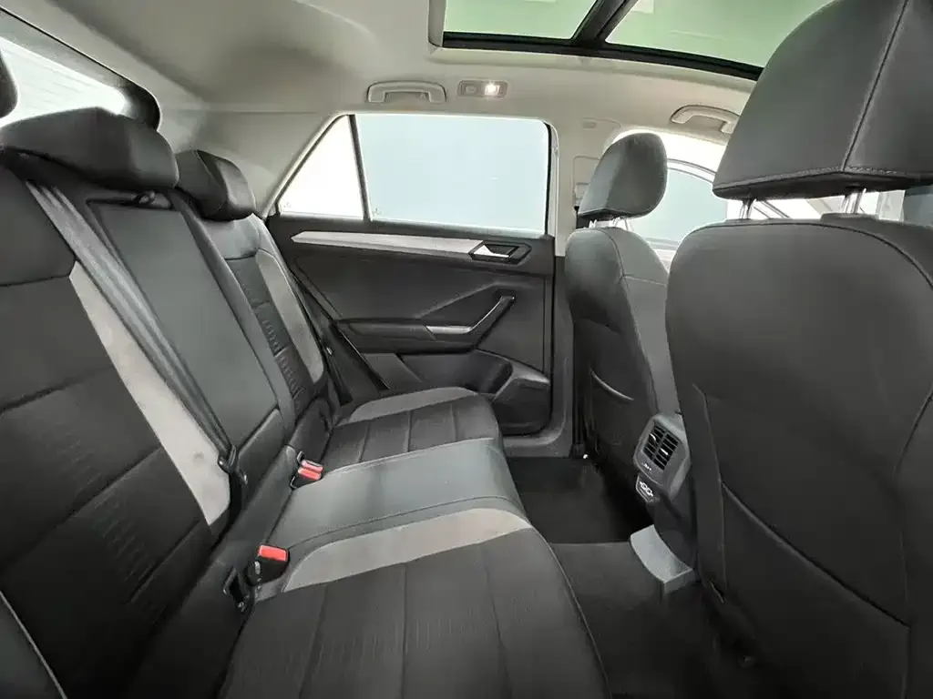 Volkswagen T-Roc 2023 из CN, фото 5