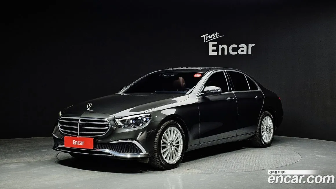 Mercedes-Benz E-Class — фото 1