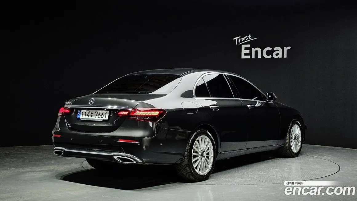 Mercedes-Benz E-Class — фото 3