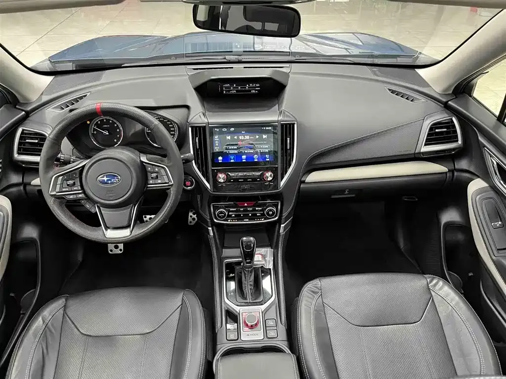 Subaru Forester — фото 10