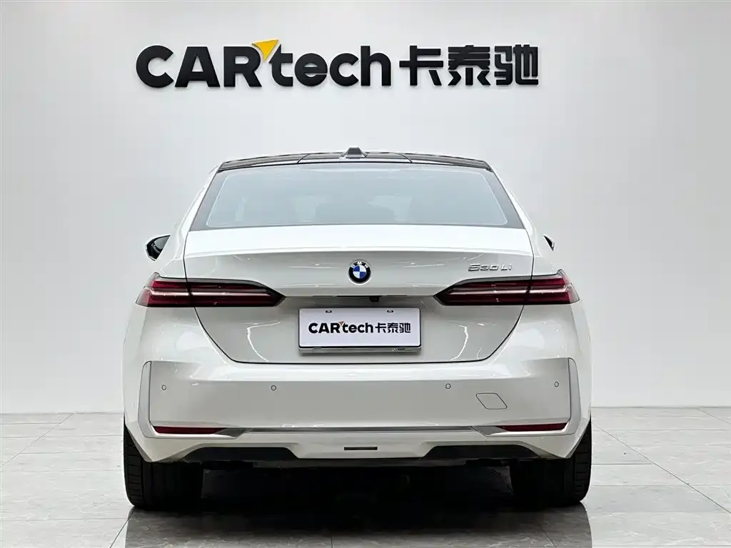 BMW 5 Series 2024 из CN, фото 3