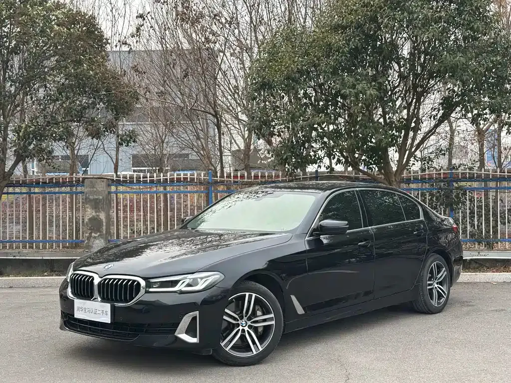 BMW 5 Series — фото 1