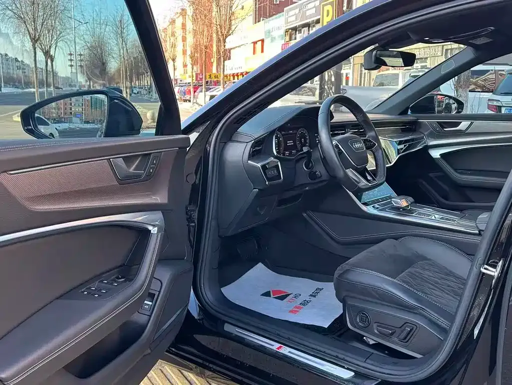 Audi A6L 2021 из CN, фото 10