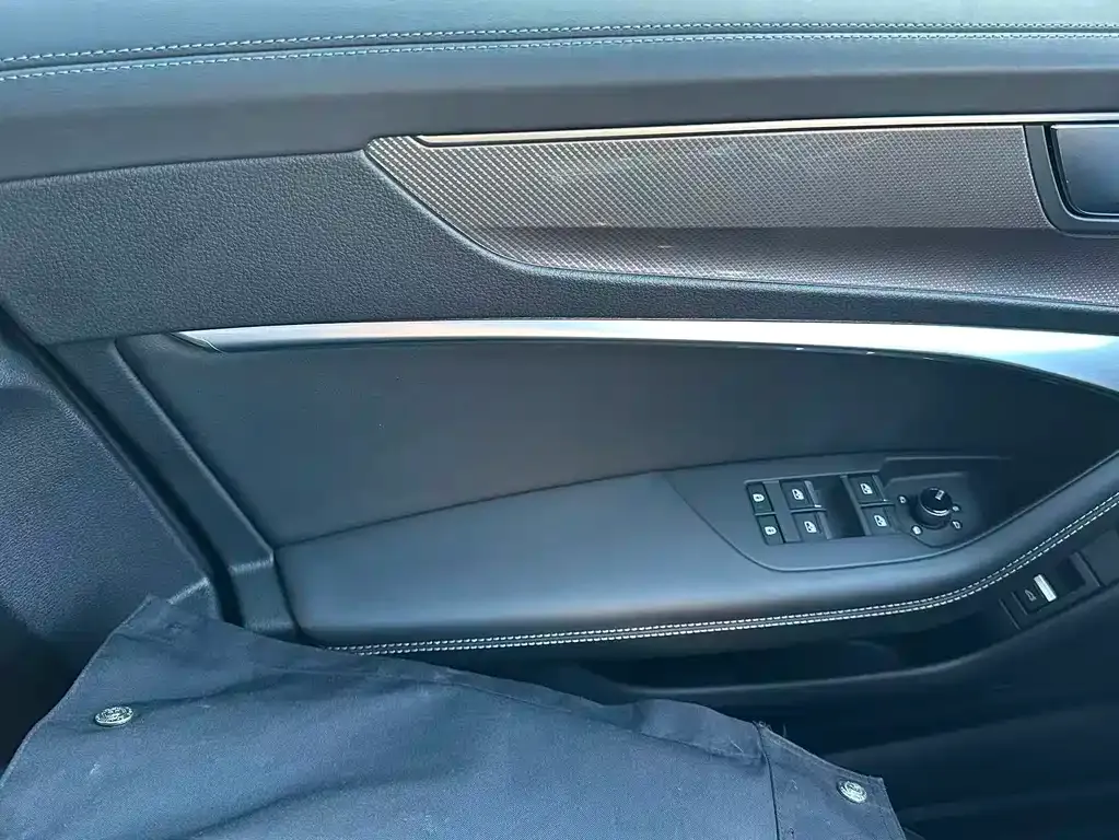 Audi A6L 2021 из CN, фото 5