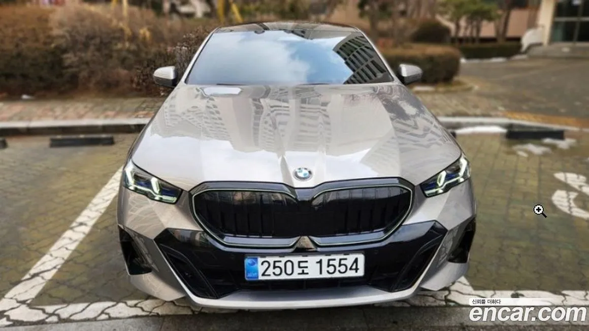 BMW 5-Series — фото 1