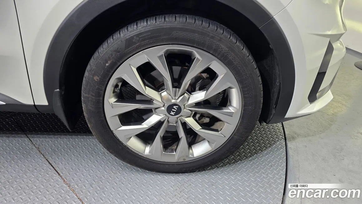 Kia Sorento — фото 6