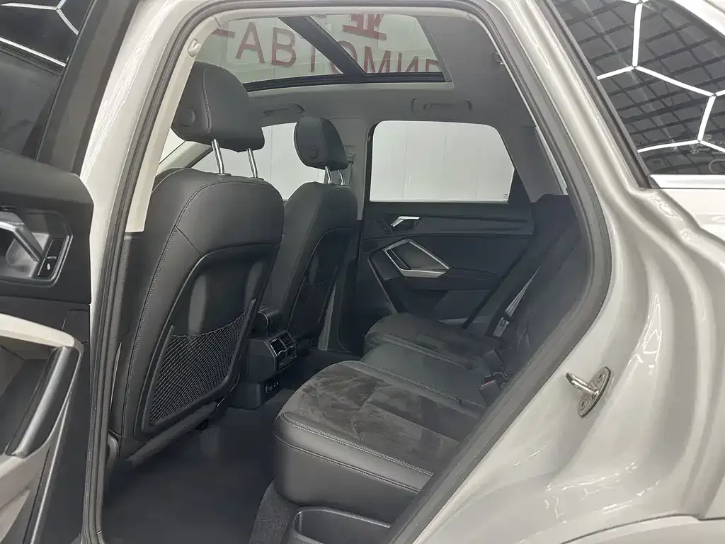 Audi Q3 2022 из CN, фото 8