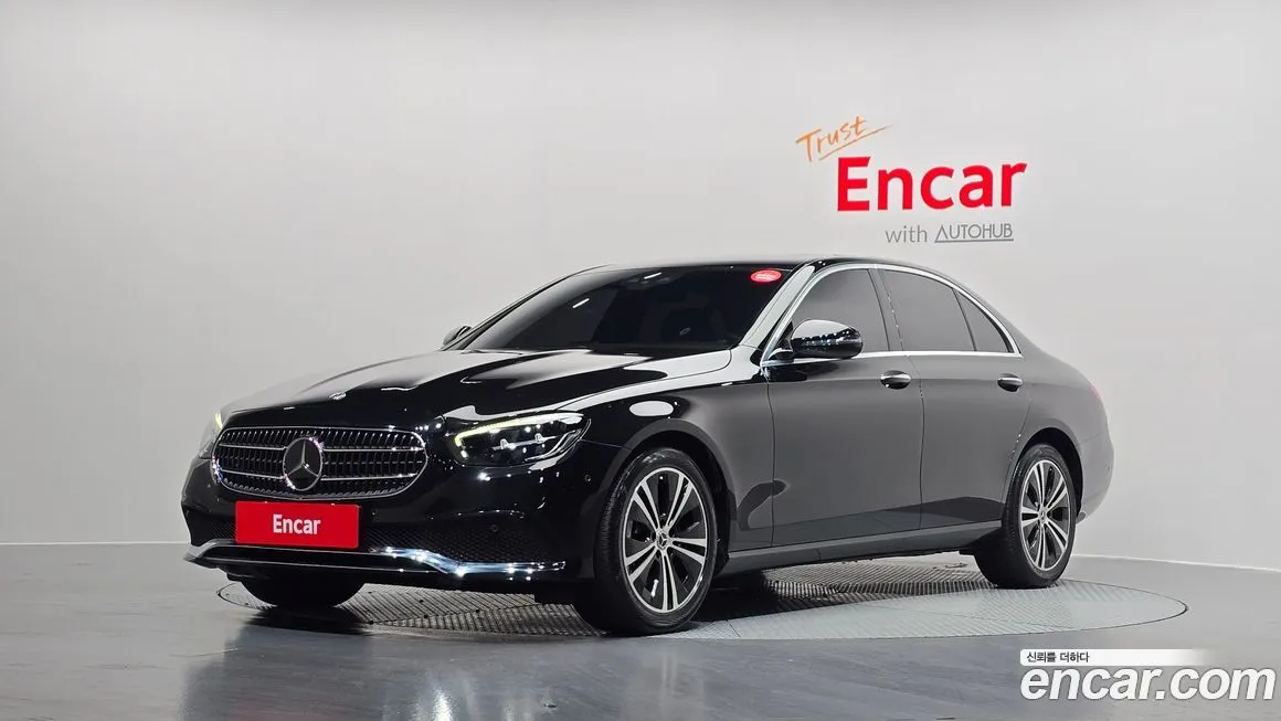 Mercedes-Benz E-Class — фото 1