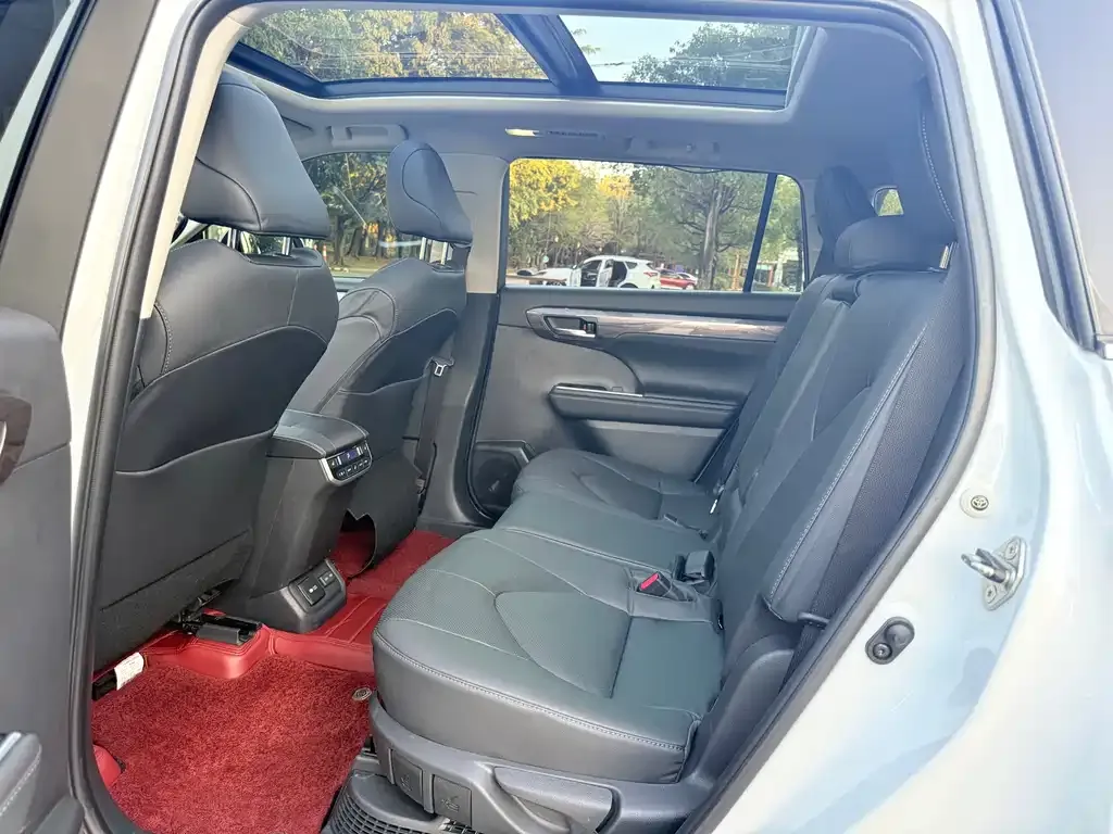 Toyota Highlander 2022 из CN, фото 4