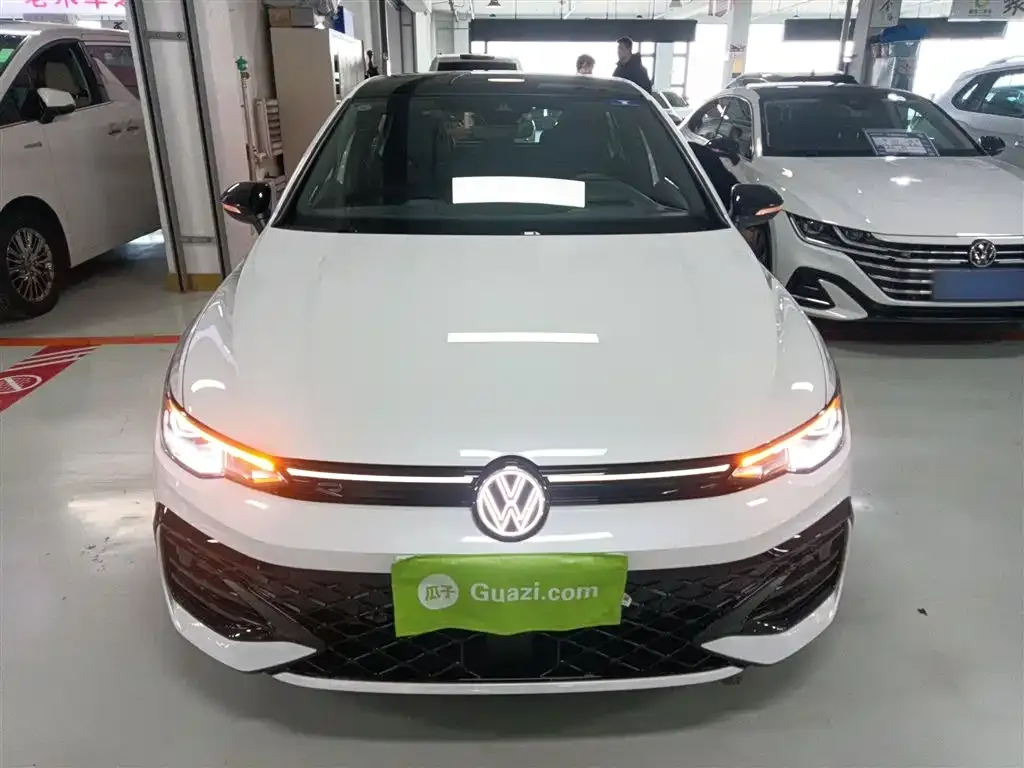 Volkswagen Golf 2024 из CN, фото 3