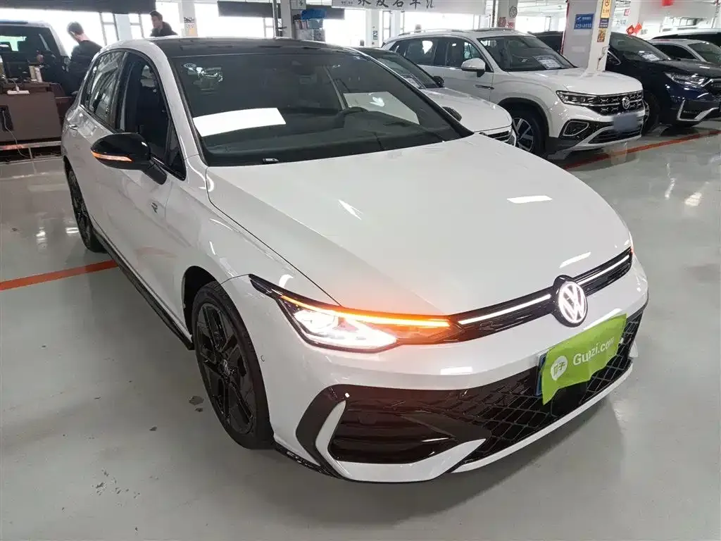 Volkswagen Golf 2024 из CN, фото 7
