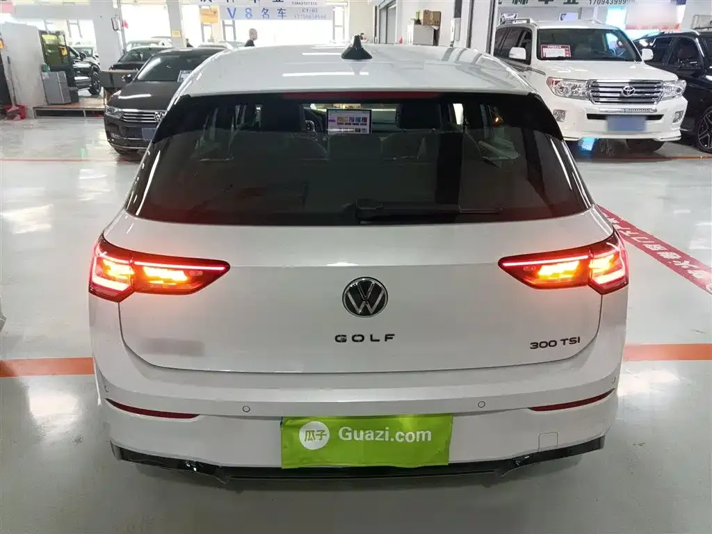 Volkswagen Golf 2024 из CN, фото 5