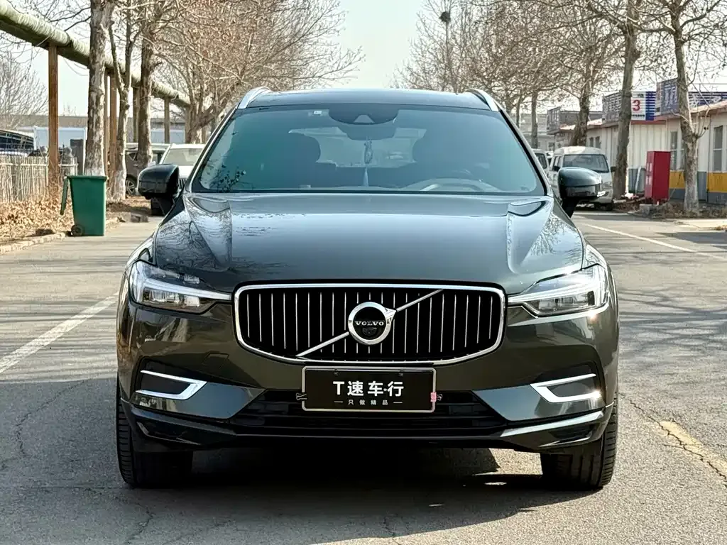 Volvo XC60 — фото 9