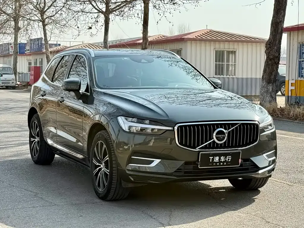 Volvo XC60 — фото 10